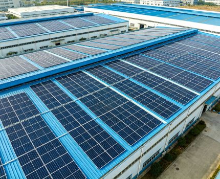 钢结构厂房屋面光伏一体化全指南：设计要点、荷载验算与施工注意事项