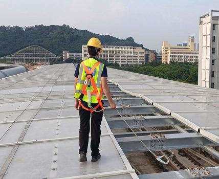 钢梁上水平生命线+安全带高挂低挂实拍