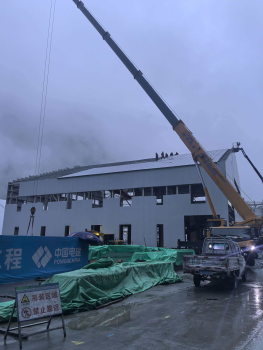 金博远钢构中国电建项目施工现场 屋面安装作业