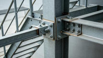 金博远钢结构爬梯与钢柱连接节点
休息平台与爬梯组合实拍